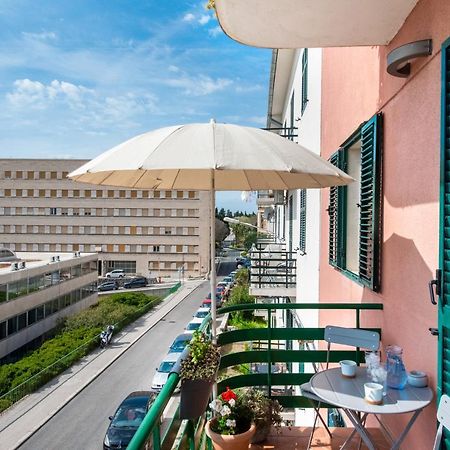 Airy Seafront 1920S Apartment スプリト エクステリア 写真