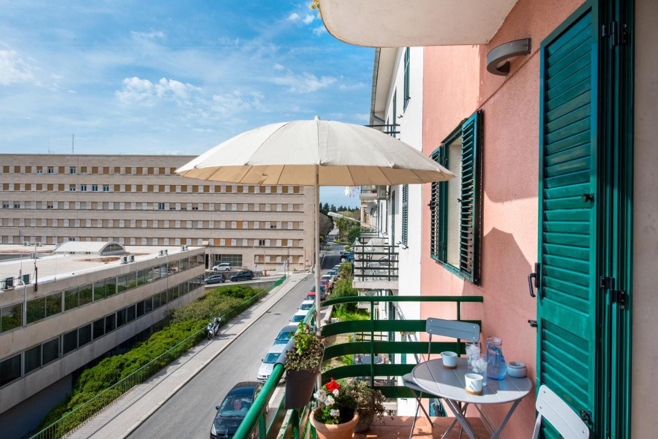 Airy Seafront 1920S Apartment スプリト エクステリア 写真