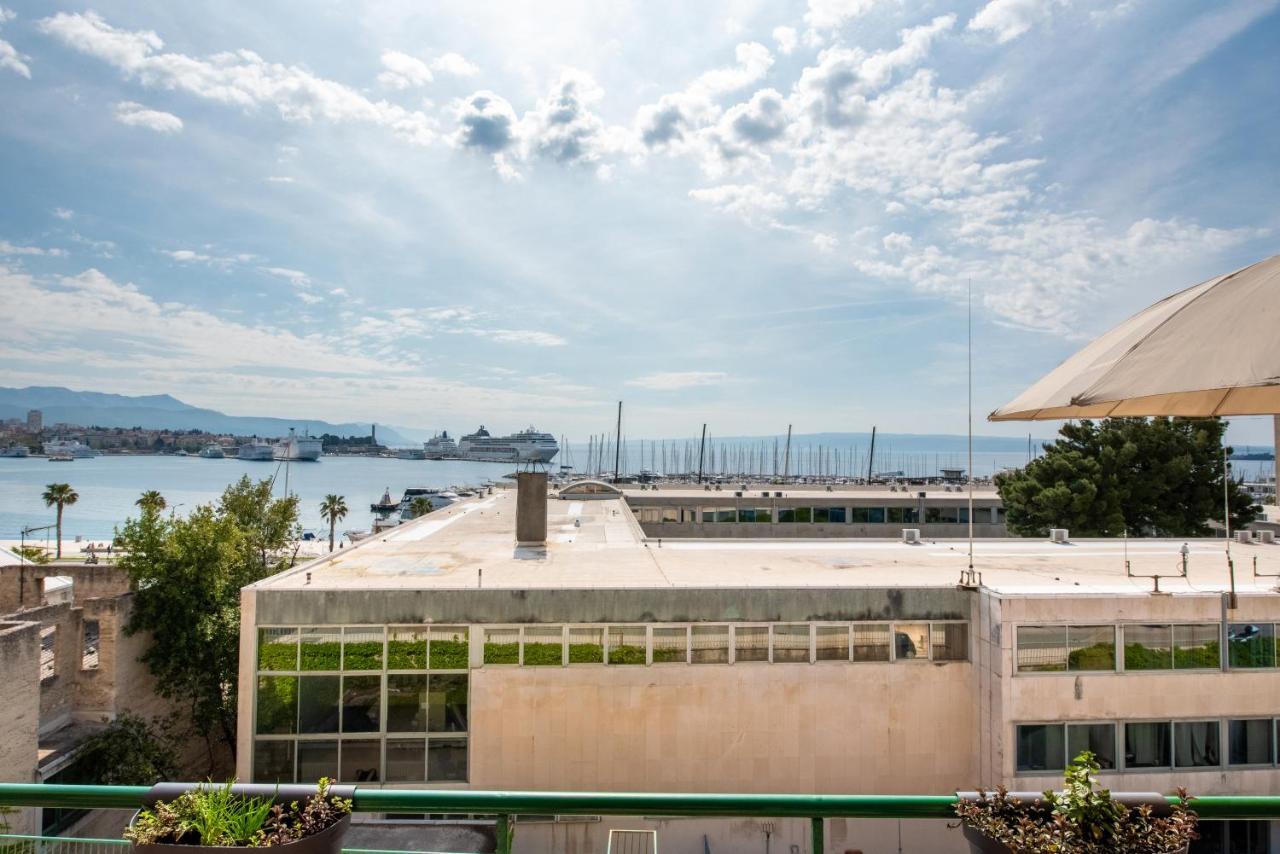 Airy Seafront 1920S Apartment スプリト エクステリア 写真