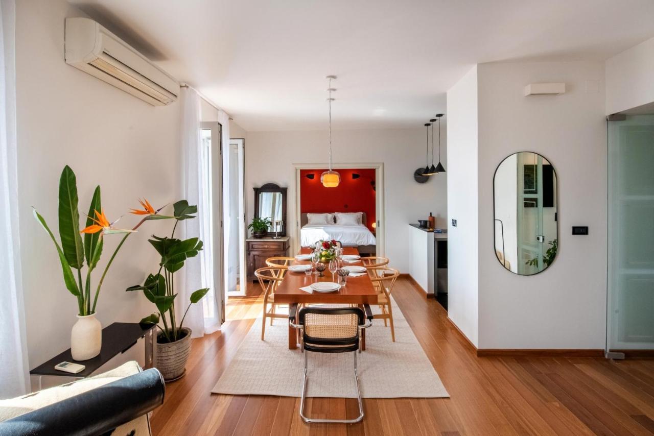 Airy Seafront 1920S Apartment スプリト エクステリア 写真