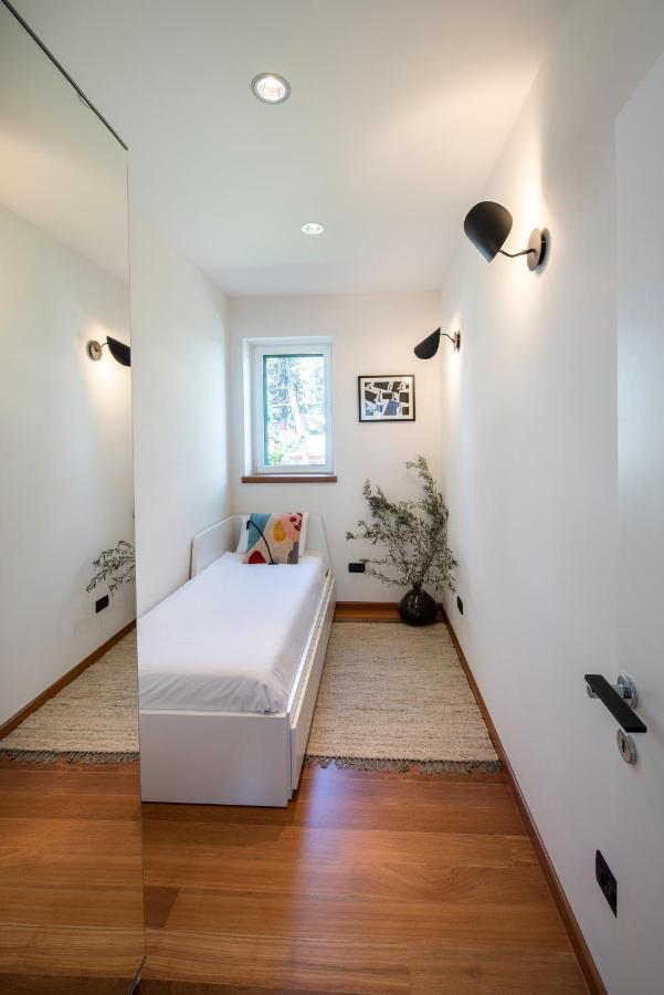 Airy Seafront 1920S Apartment スプリト エクステリア 写真