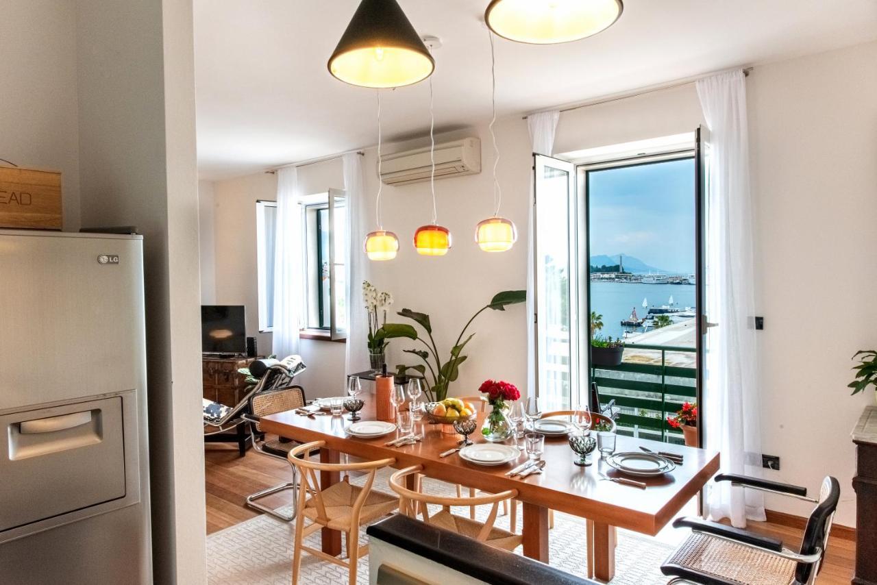 Airy Seafront 1920S Apartment スプリト エクステリア 写真
