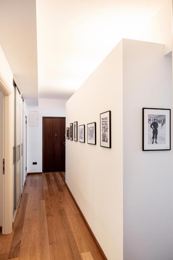 Airy Seafront 1920S Apartment スプリト エクステリア 写真