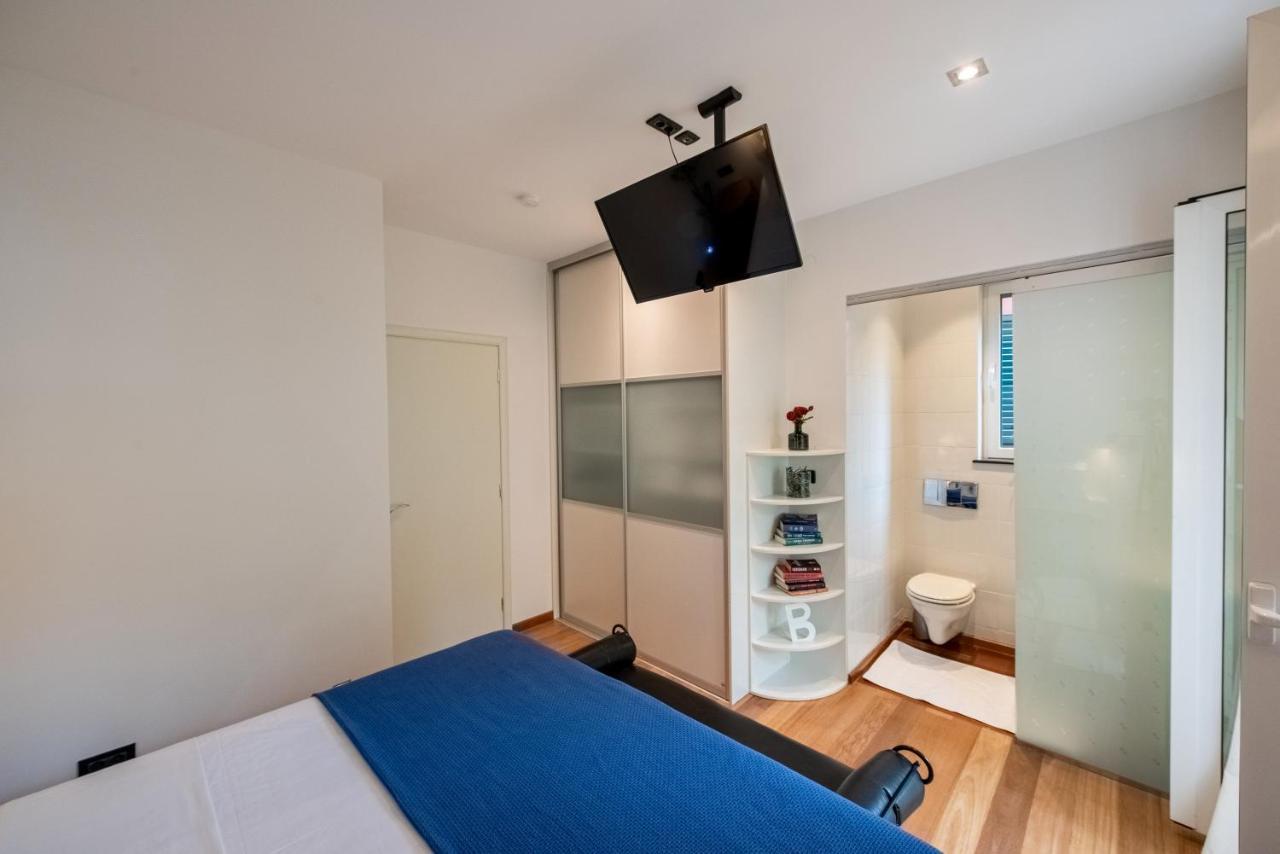 Airy Seafront 1920S Apartment スプリト エクステリア 写真